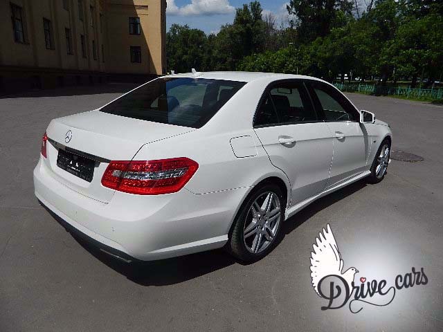Mercedes-Benz E-212