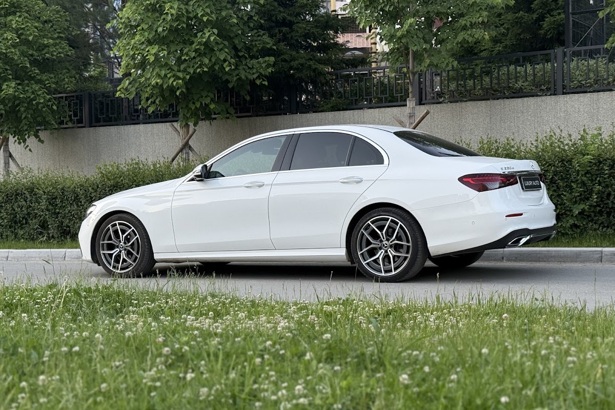 Mercedes Benz E class — кадр 4 из 16