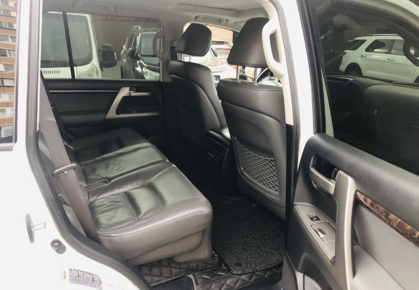 Toyota Land Cruiser 200
