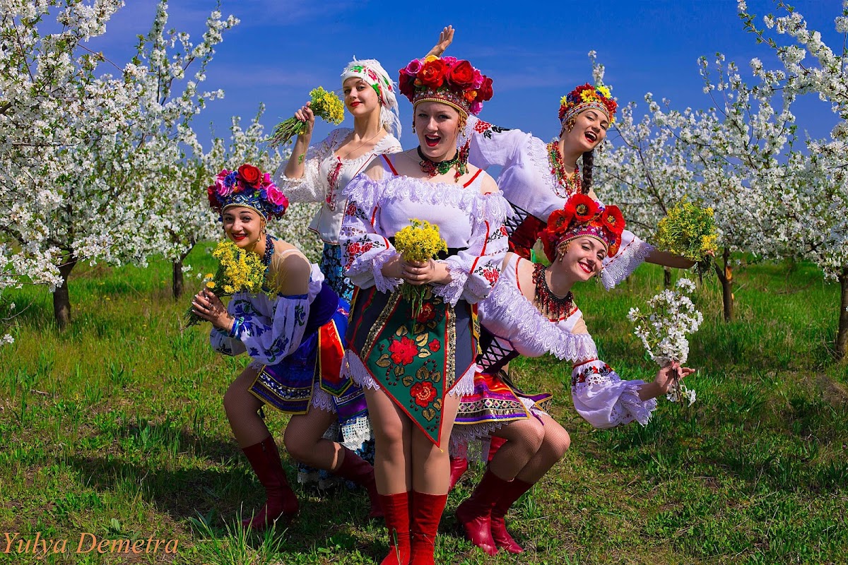 Ой, у вишнэвом, у саду…