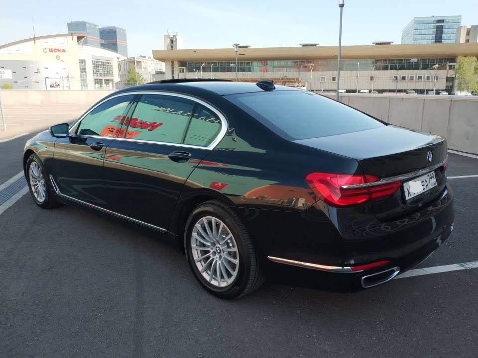 BMW 7 2018 — кадр 2 из 12