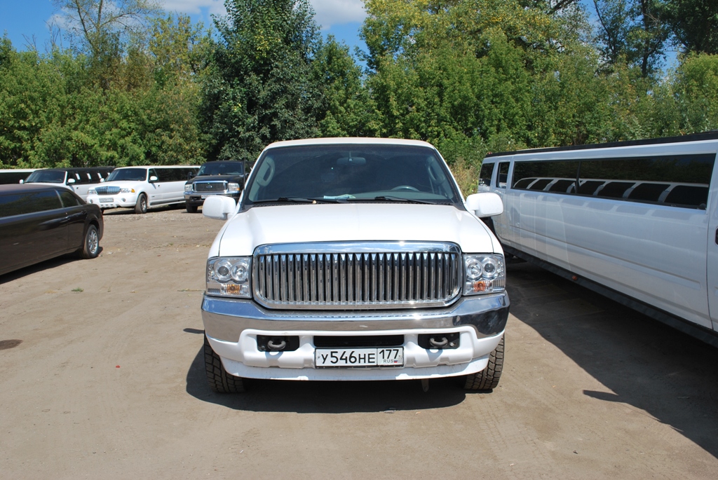 Ford Excursion — кадр 2 из 4