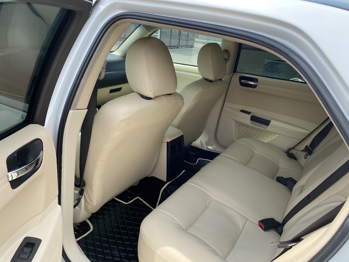 Chrysler 300C — кадр 4 из 8