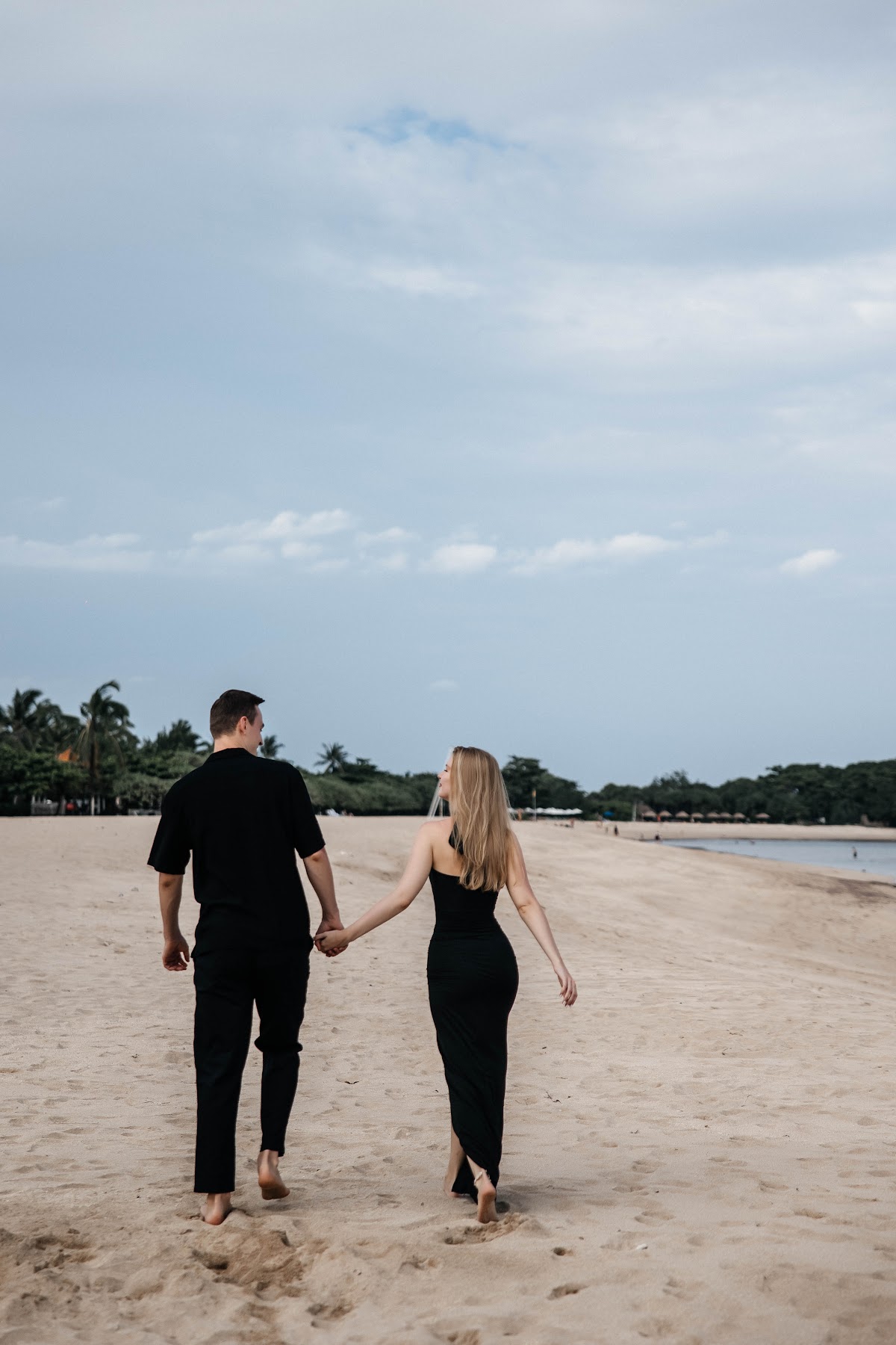 Love story с предложением руки и сердца на Бали