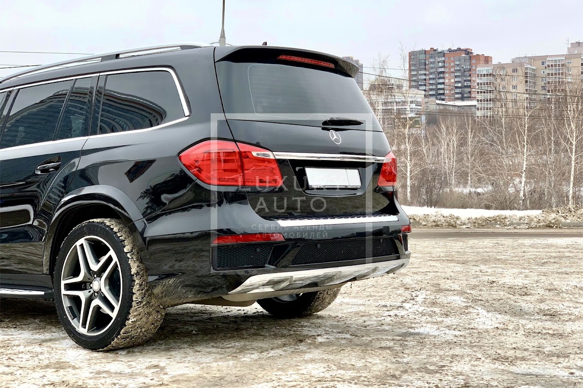 Mercedes-Benz GL 63 — кадр 5 из 9