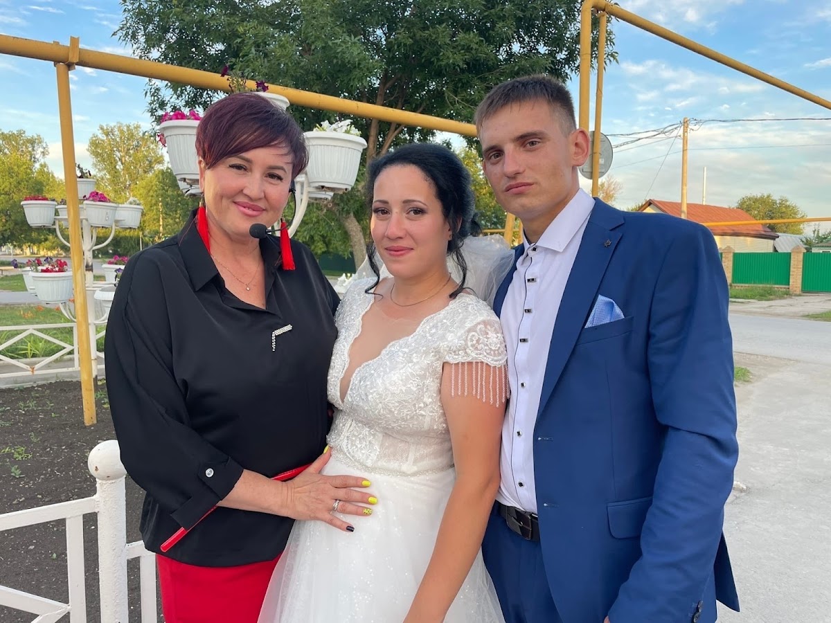 Фото с молодожёнами