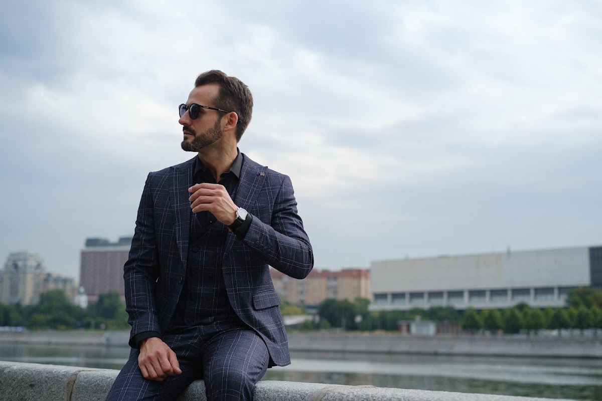 PORIVAY SUIT