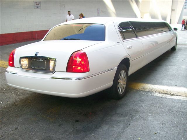 Lincoln Town Car — кадр 2 из 4