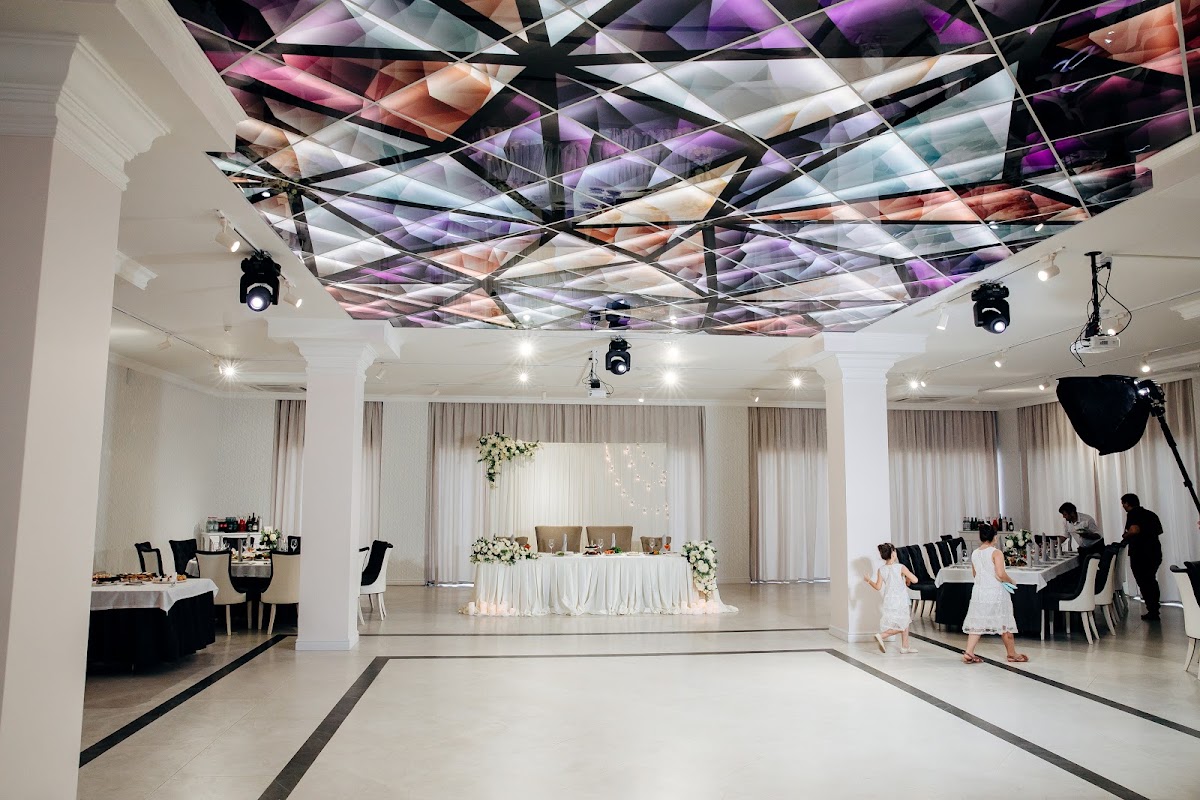Банкетный Зал LOUVRE