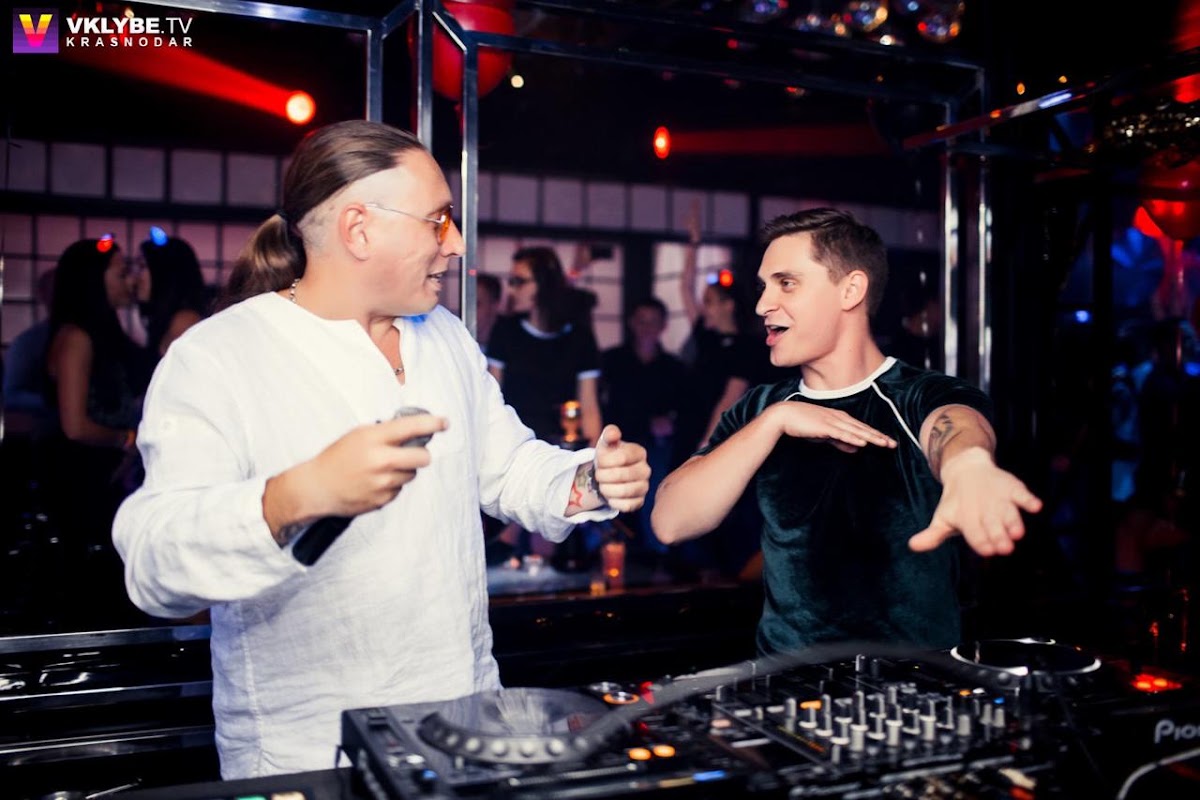 Dj Hobbit