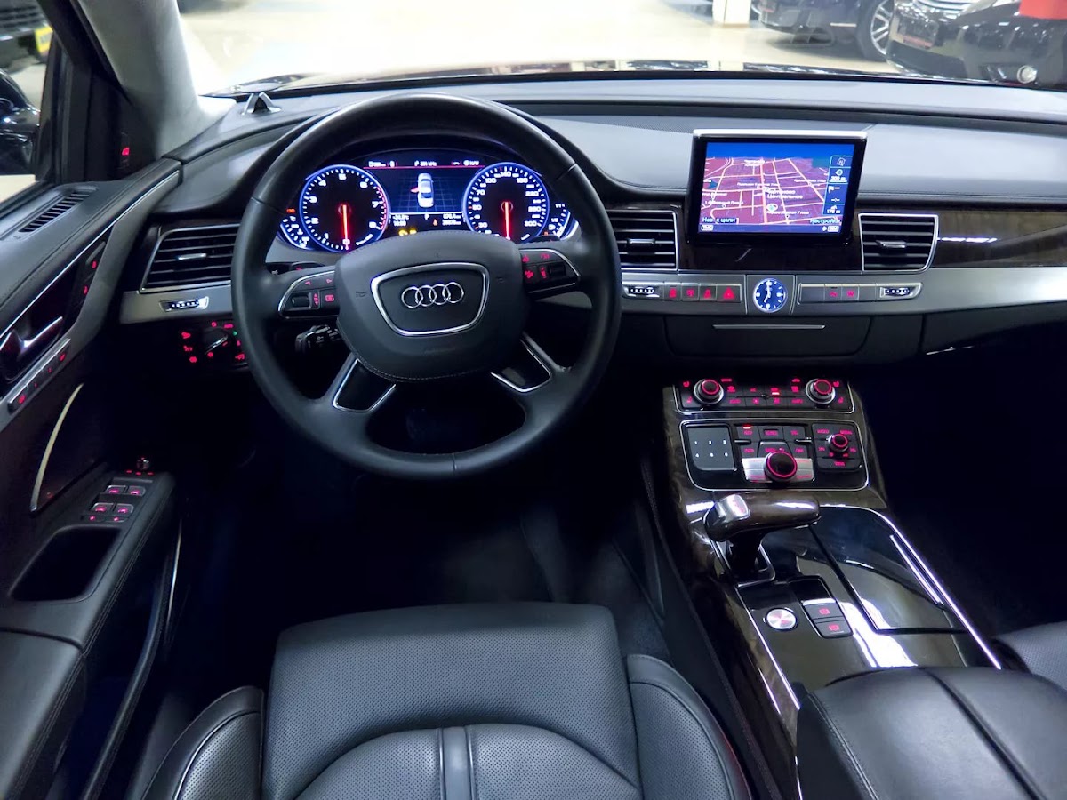 AUDI A8 LONG
