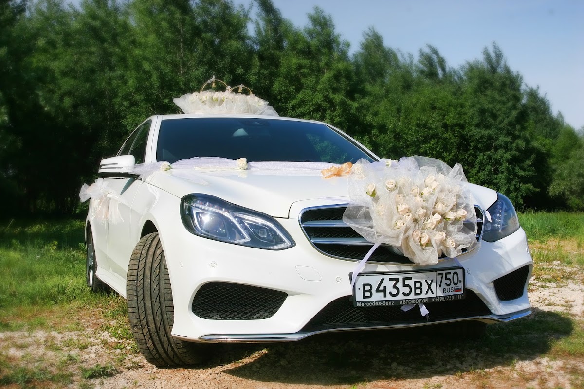 Mercedes-Benz 212 E200 AMG, белый