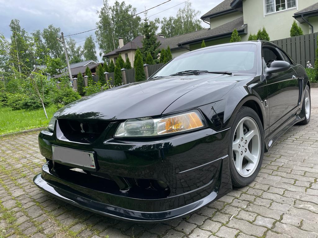 Ford Mustang SVT Cobra