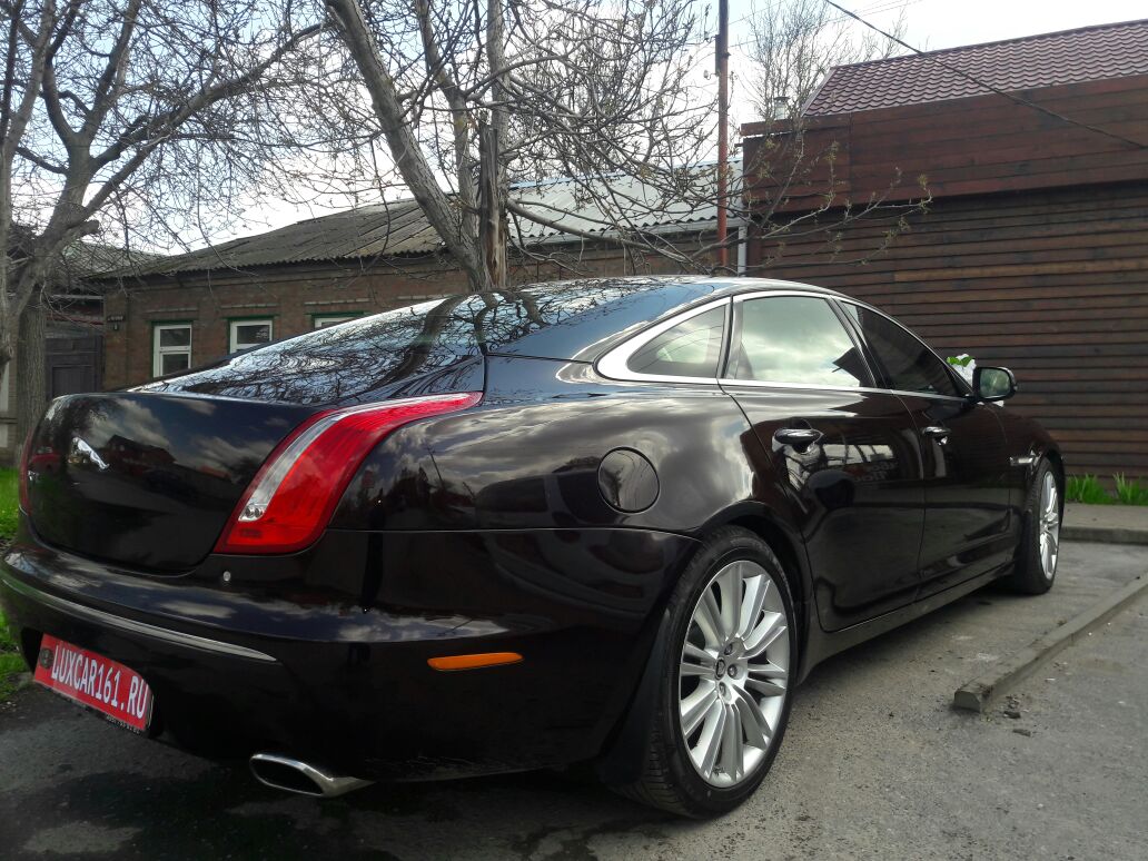 Jaguar XJ