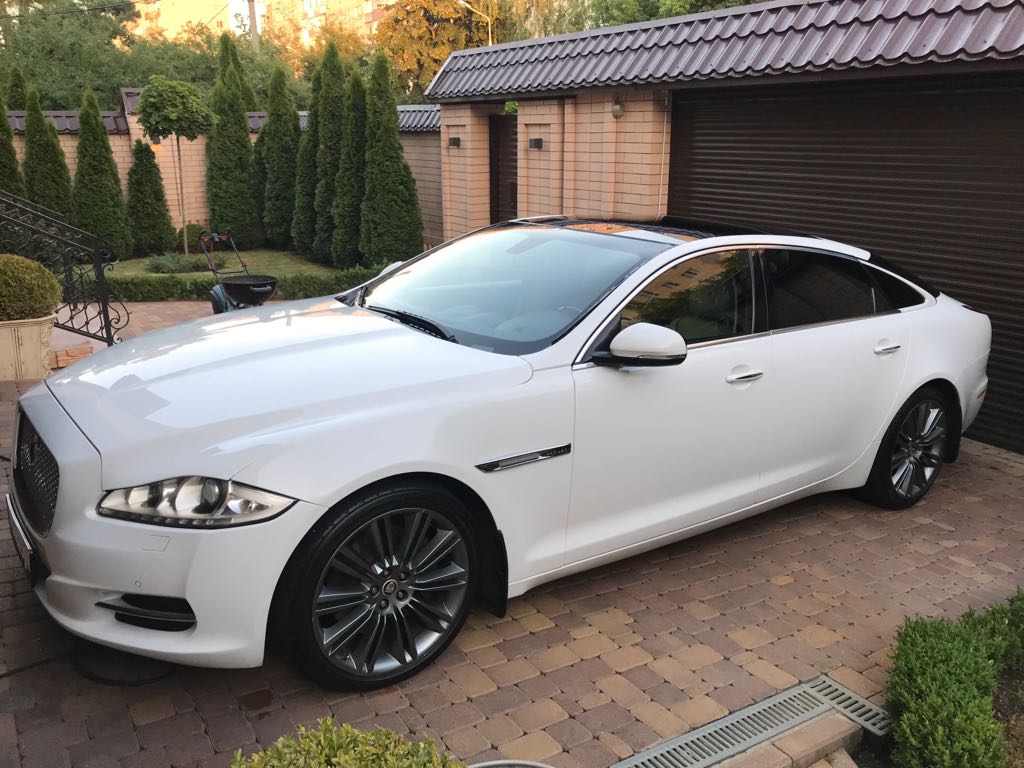 Ягуар XJ