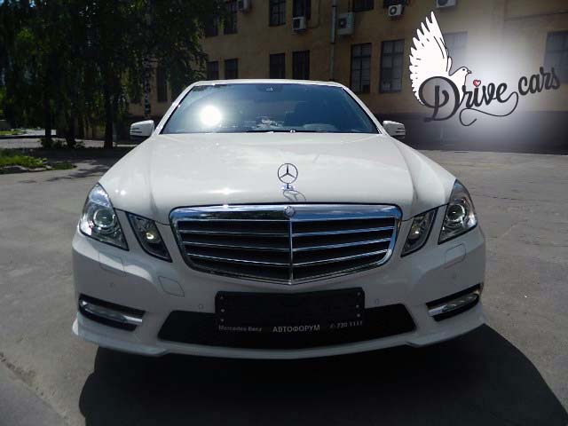 Mercedes-Benz E-212