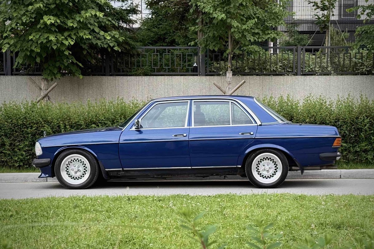 Mercedes Benz W213 1985 года