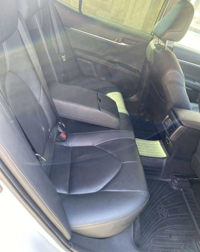 Toyota Camry V70