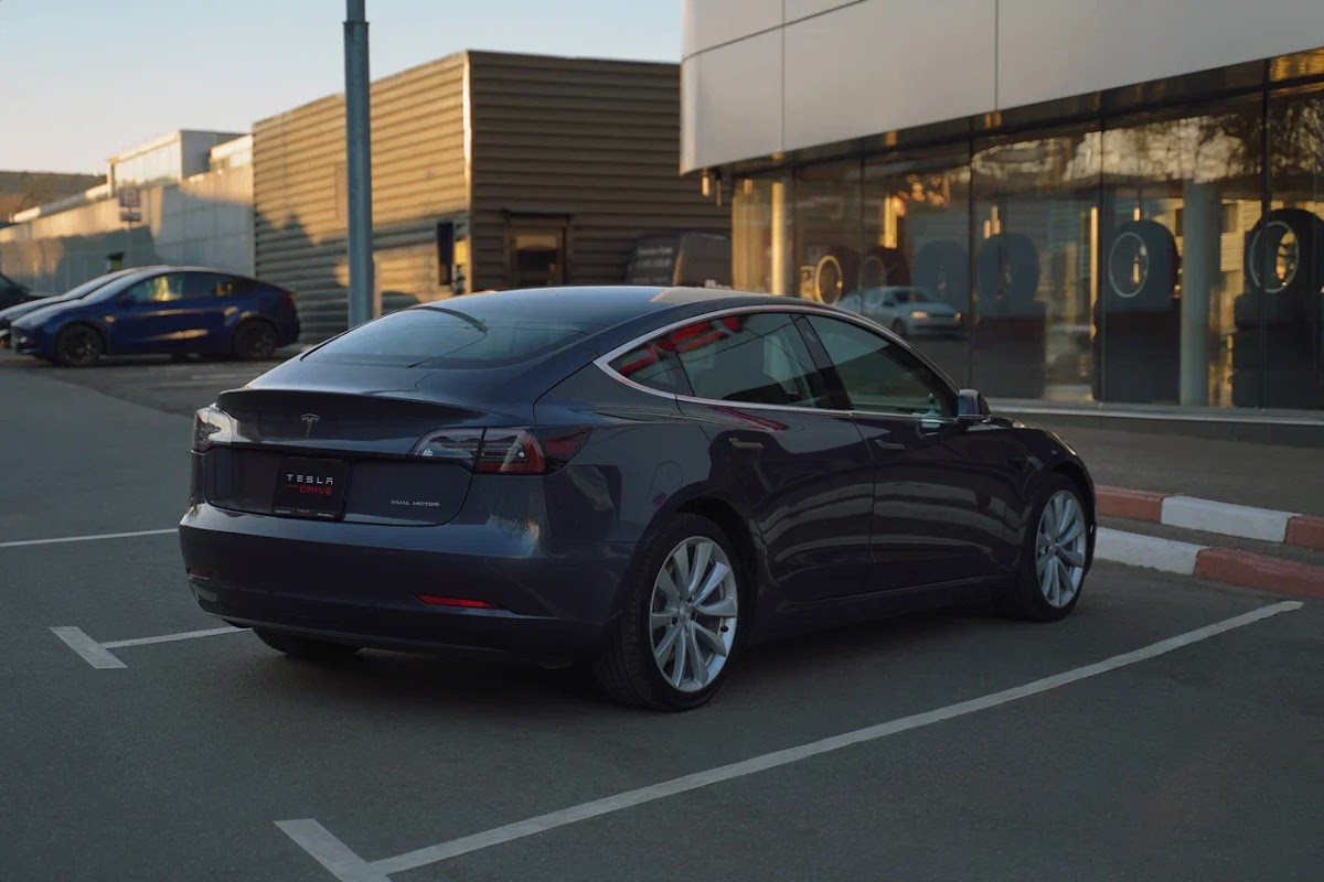 Tesla model 3