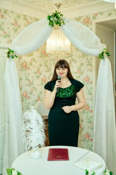 Наталия Ивашева — свадебный распорядитель, ведущая свадебных торжеств и церемони