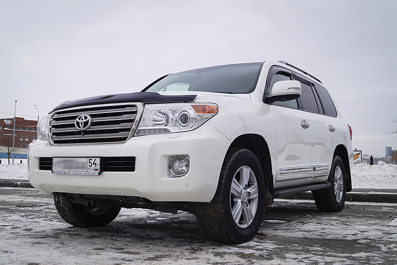 Toyota Land Cruiser 200 — кадр 2 из 5