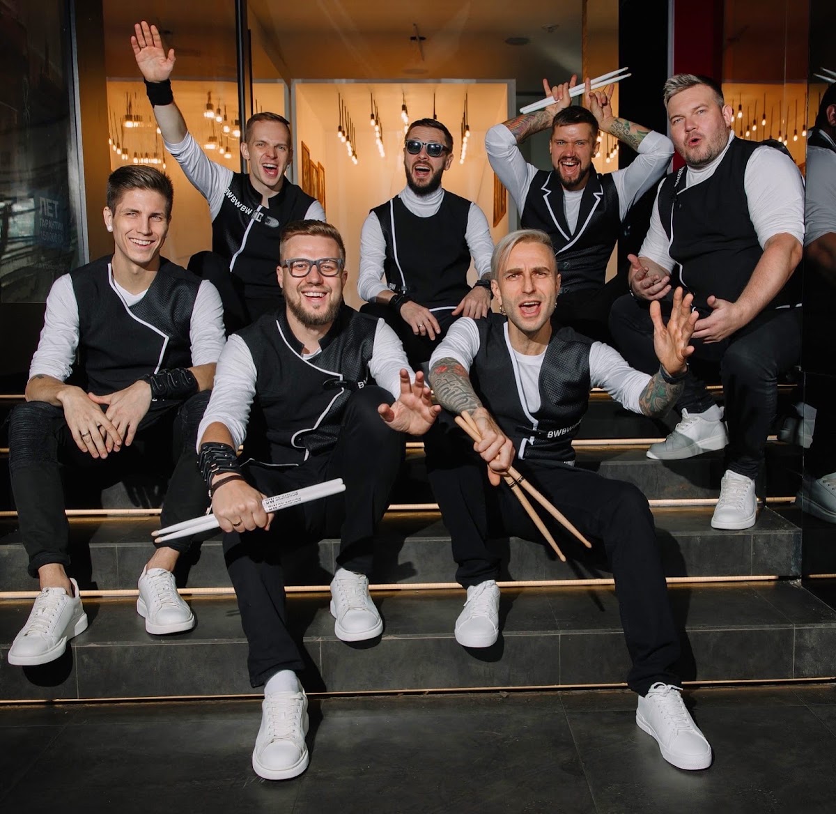BW Drum Show — кадр 3 из 20