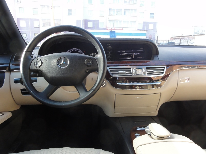 Mercedes-Benz S-Class w221
