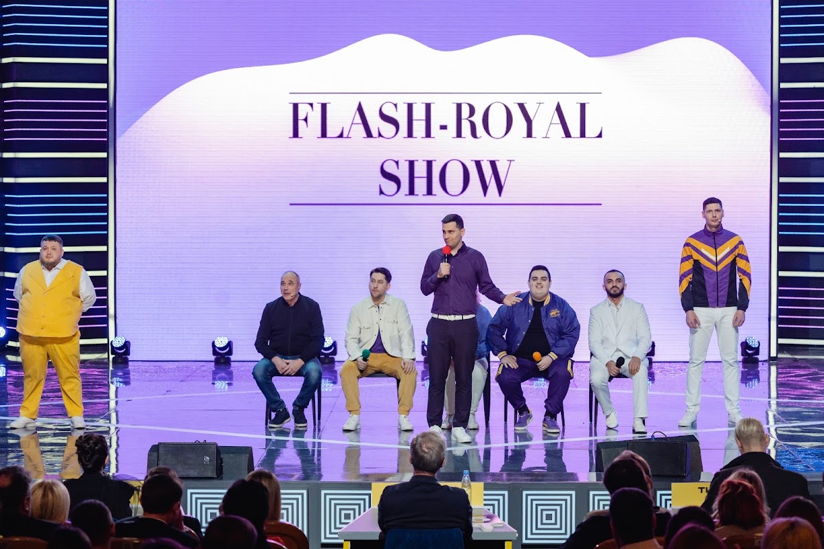 звезды Flash и люди с телевизора