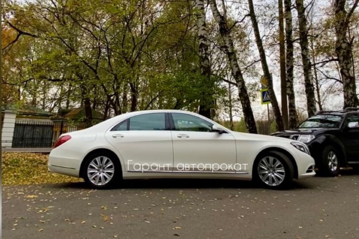 Mercedes Benz S-class 222