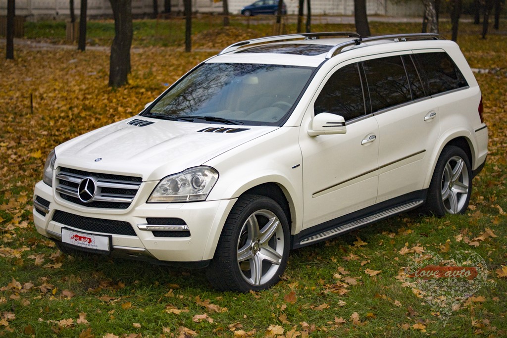 Mercedes-Benz GL белый