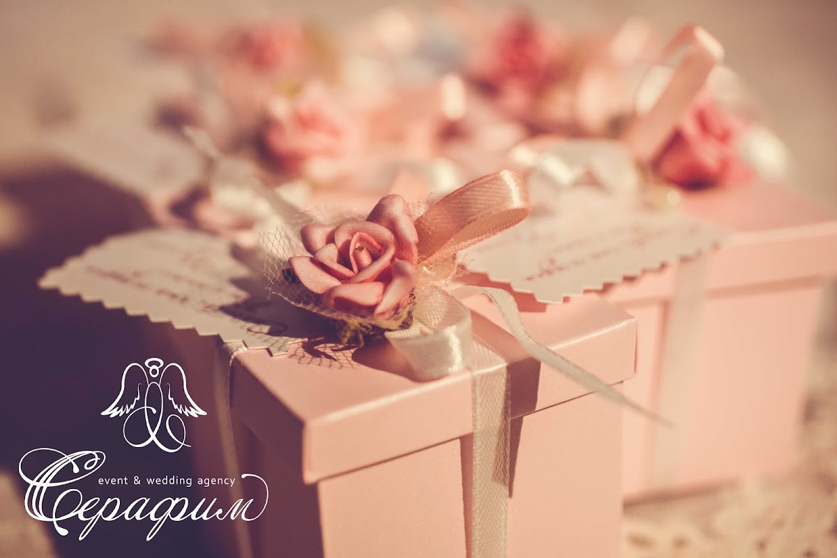 Rose and white wedding