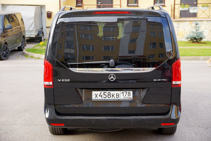 Mercedes V-class