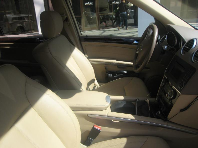 Mercedes-Benz GL500 — кадр 4 из 4