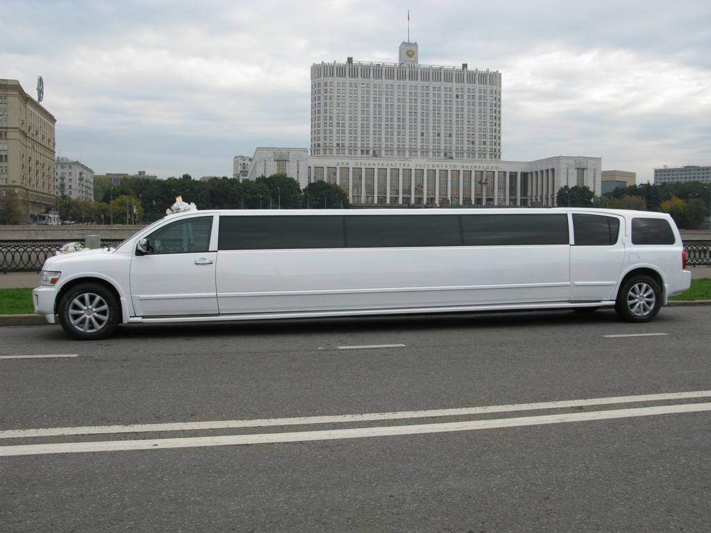 Инфинити QX 56 26 мест караоке — кадр 2 из 9