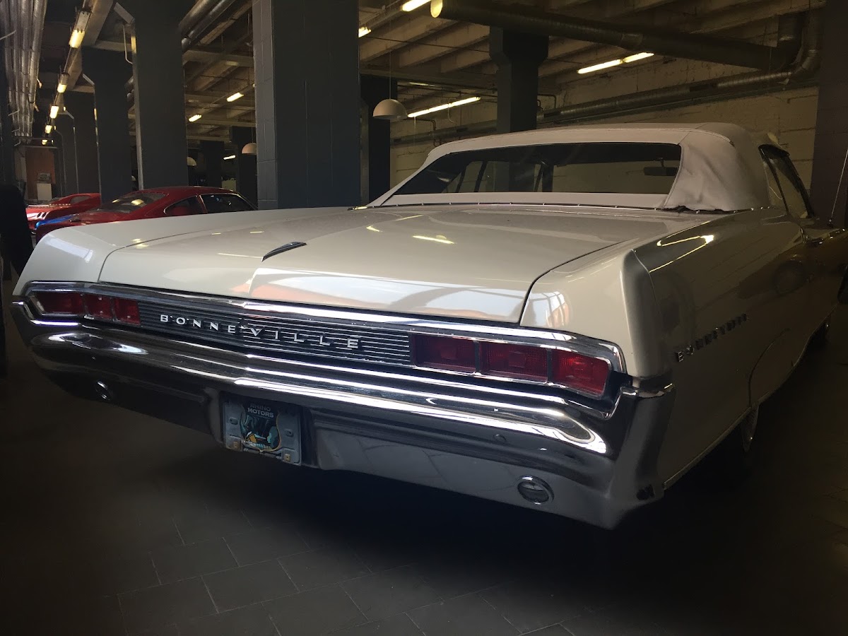 Pontiac boneville — кадр 2 из 4