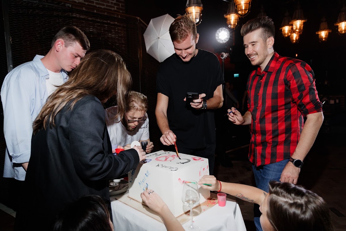 F.R.I.E.N.D.S PARTY