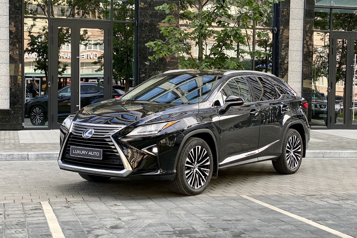 Lexus LX 300