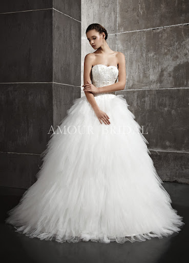 Испанские cвадебные платья Amour Bridal 2013.