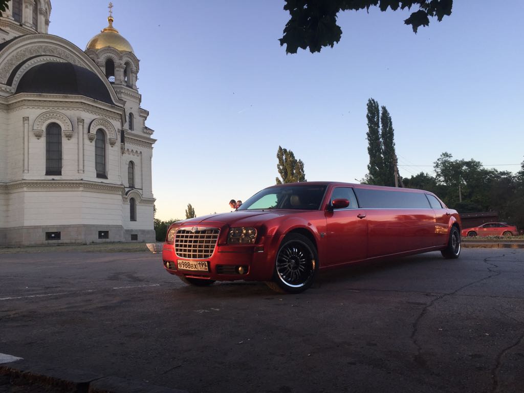 Крайслер 300с Red