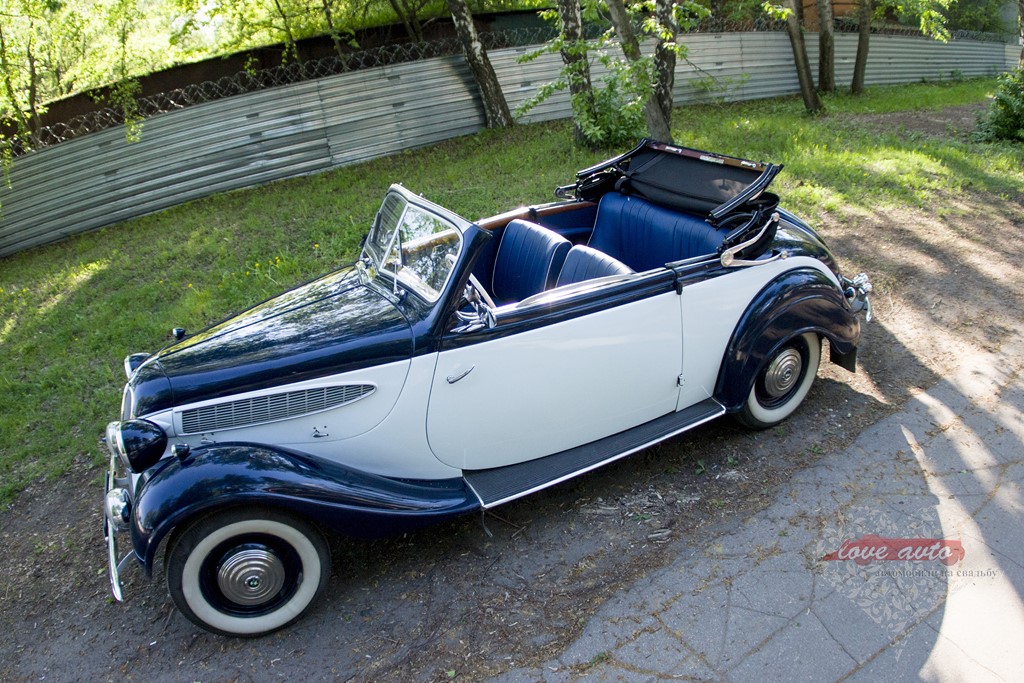 ретро BMW кабриолет — кадр 2 из 6