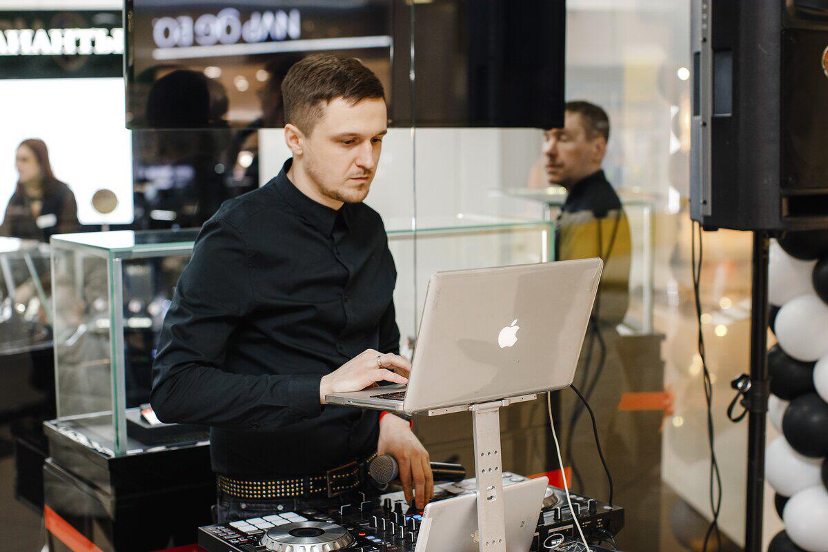 EVENT DJ