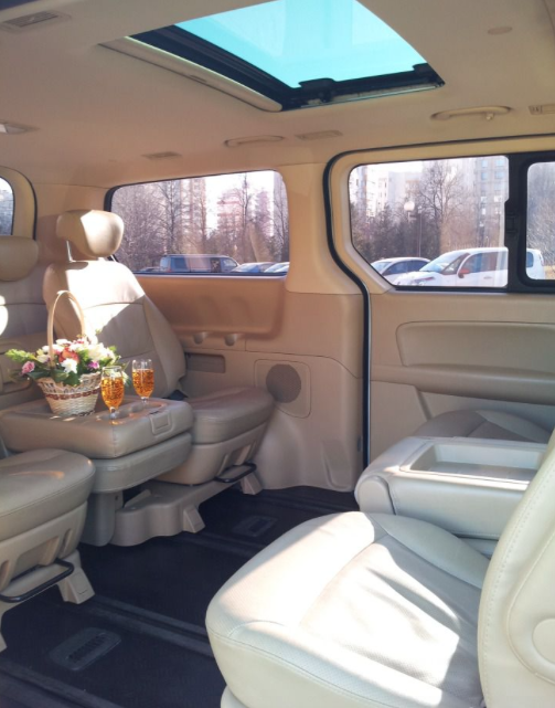 Hyundai Grand Starex белый с бежевым салоном