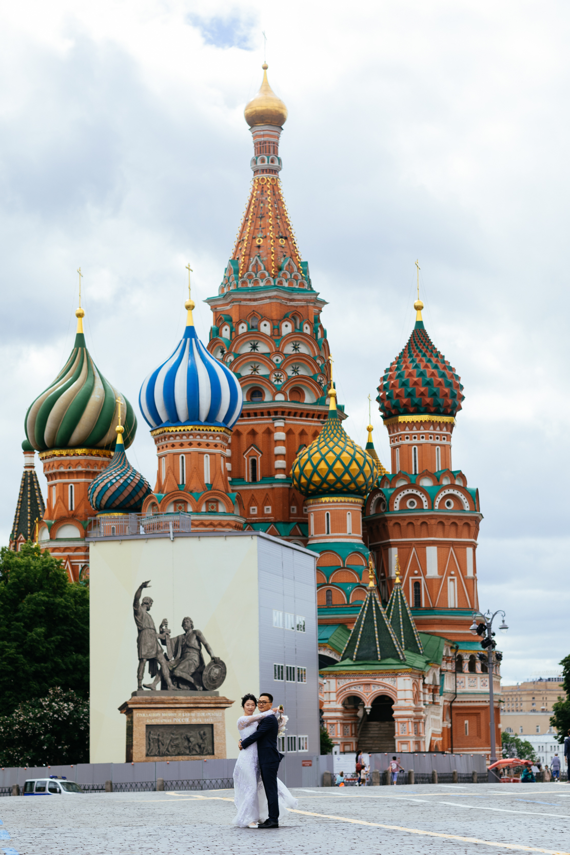 Минци и Леонид