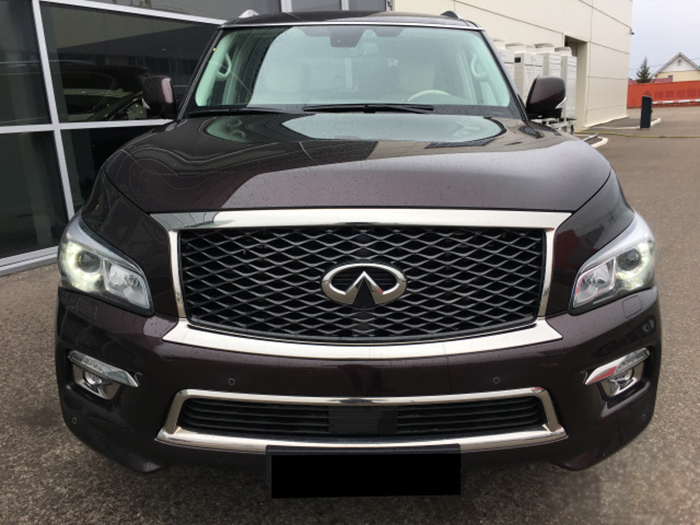 INFINITI QX80 Бордовый