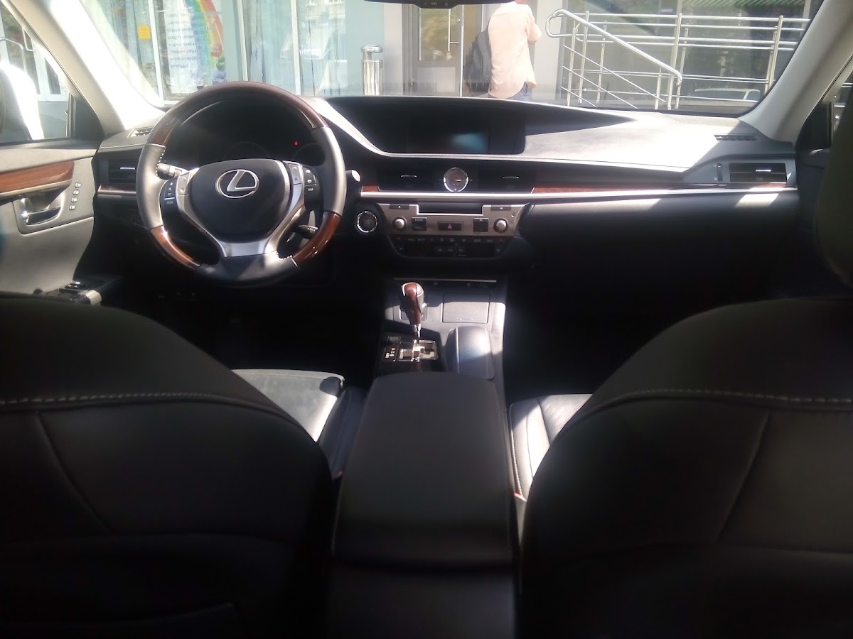 Лексус ES 350 — кадр 5 из 5