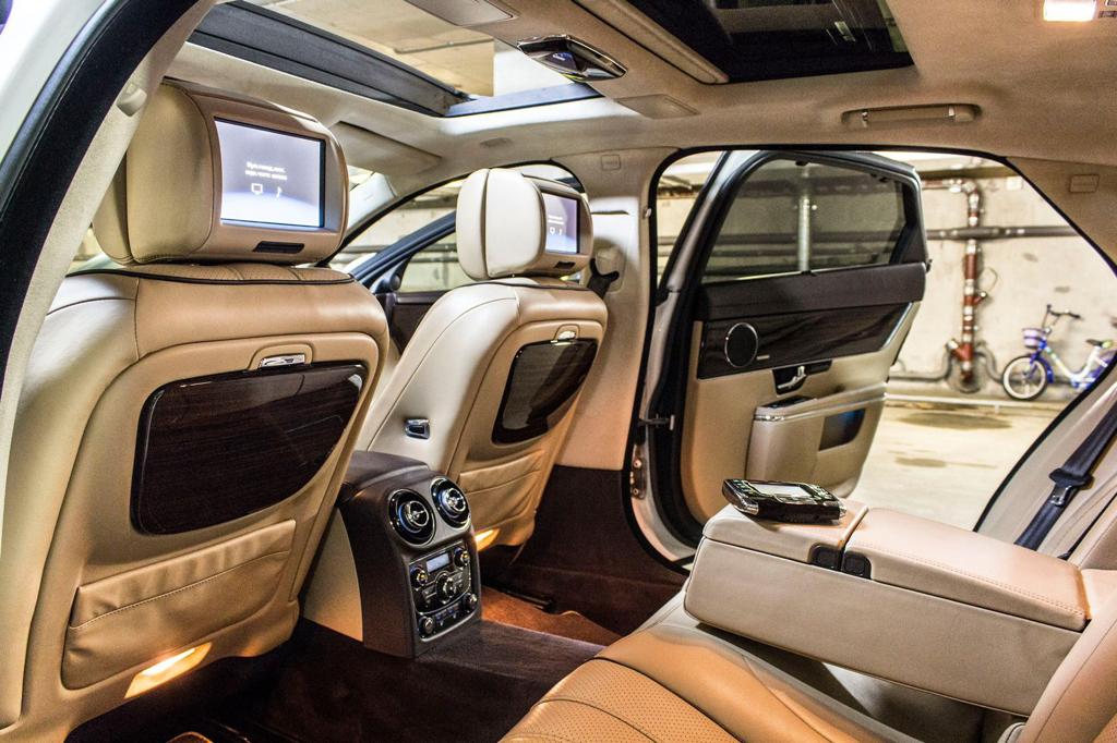 Jaguar XJ Long + Mersedes Sprinter 19 мест — кадр 5 из 6
