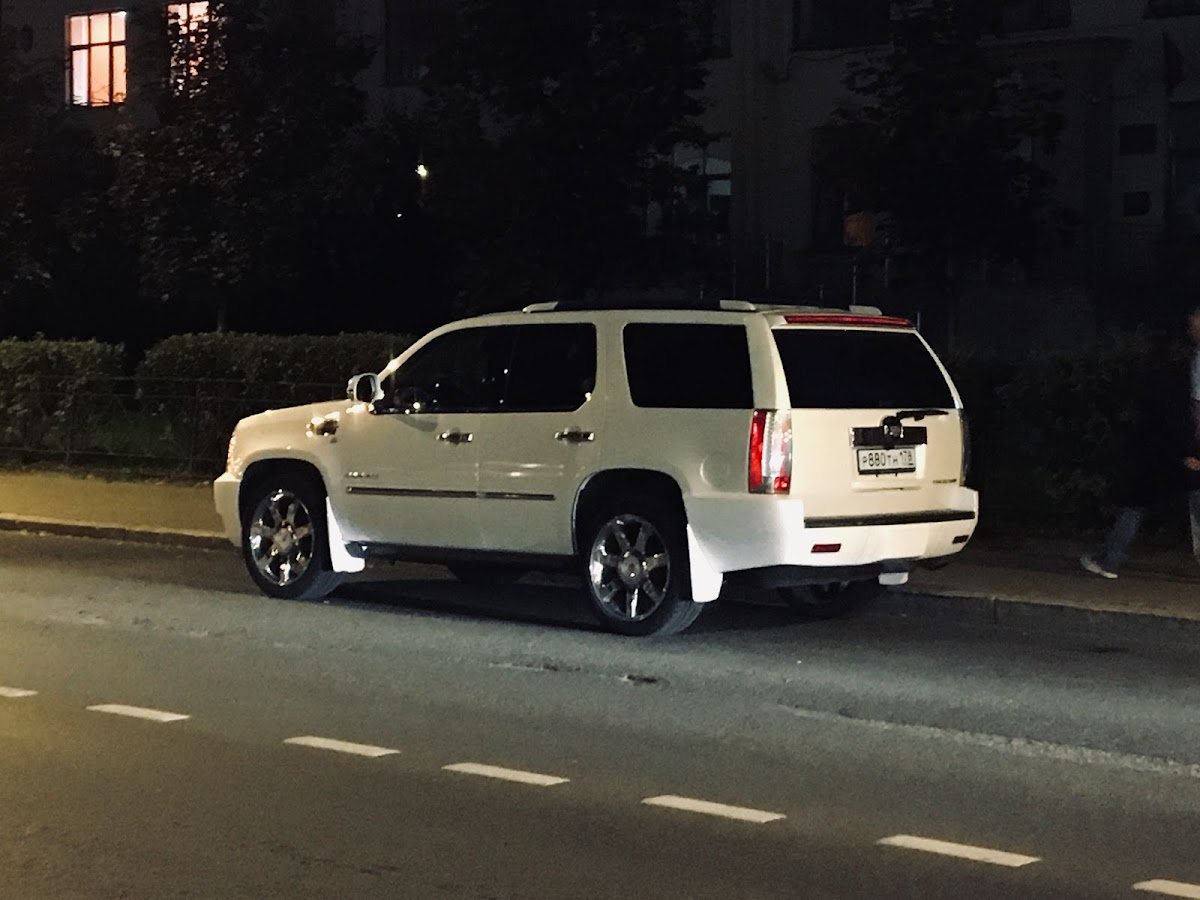 Cadillac Escalade — кадр 3 из 5