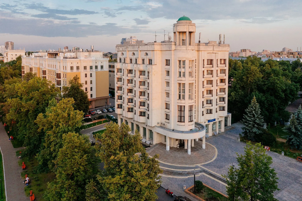 Октябрьская — кадр 2 из 44