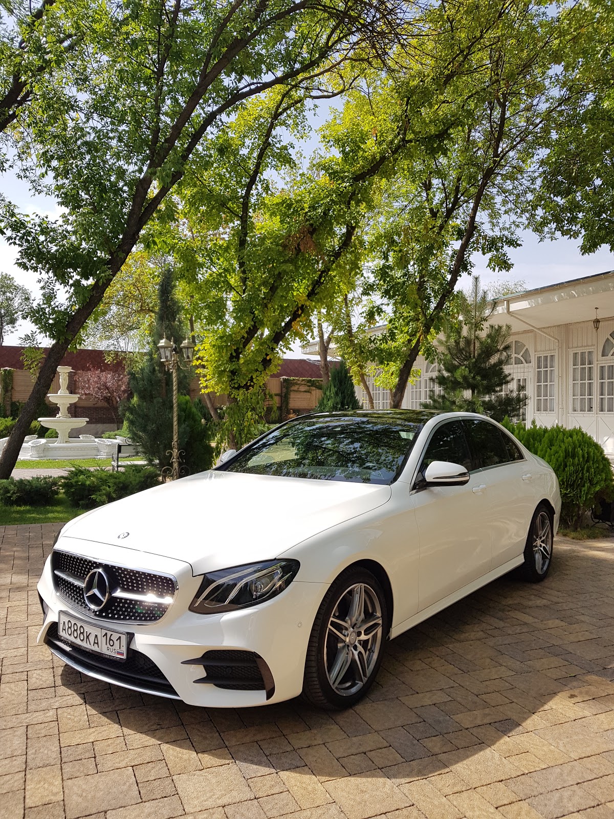 Mercedes E class  W 213 AMG — кадр 2 из 12