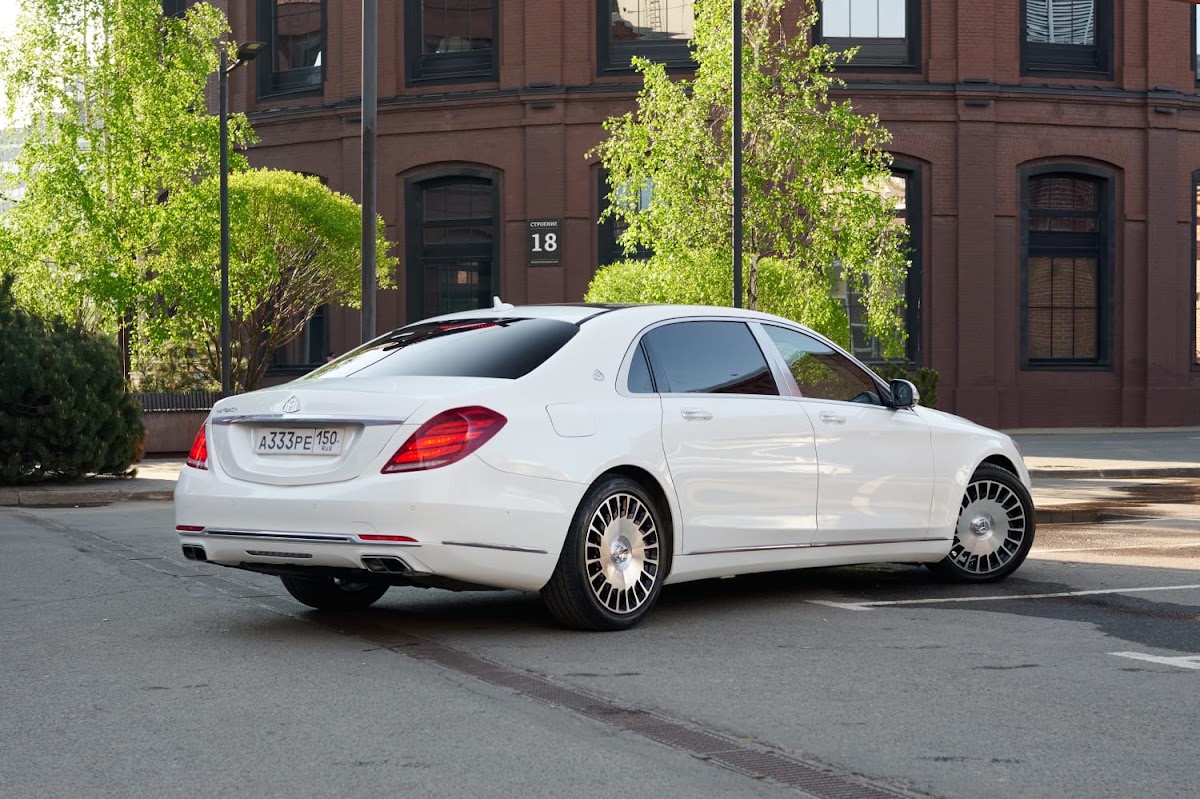 Мерседес Майбах(w222) гос.N 333